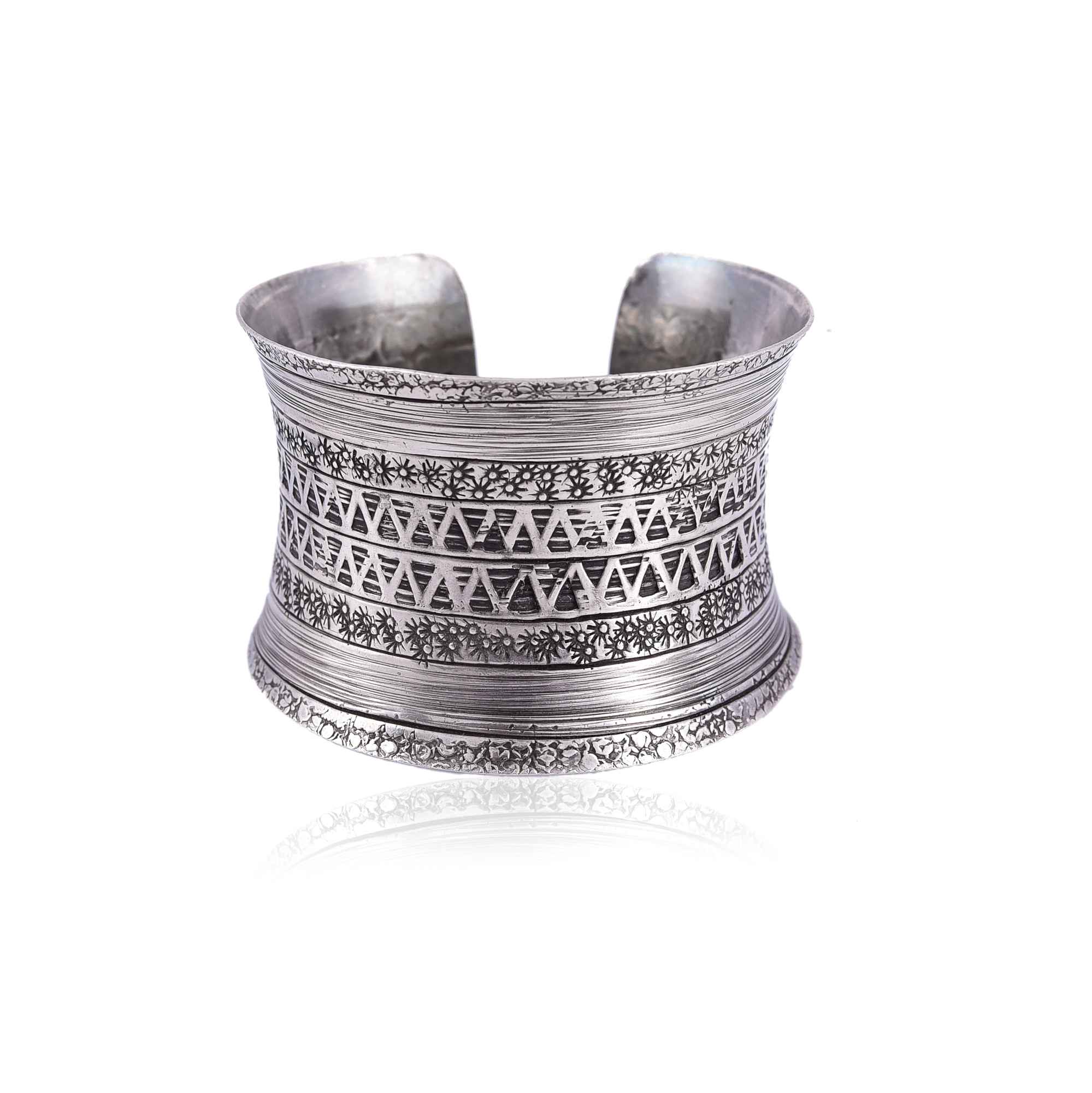 Silver cuff bangle :SKU7472