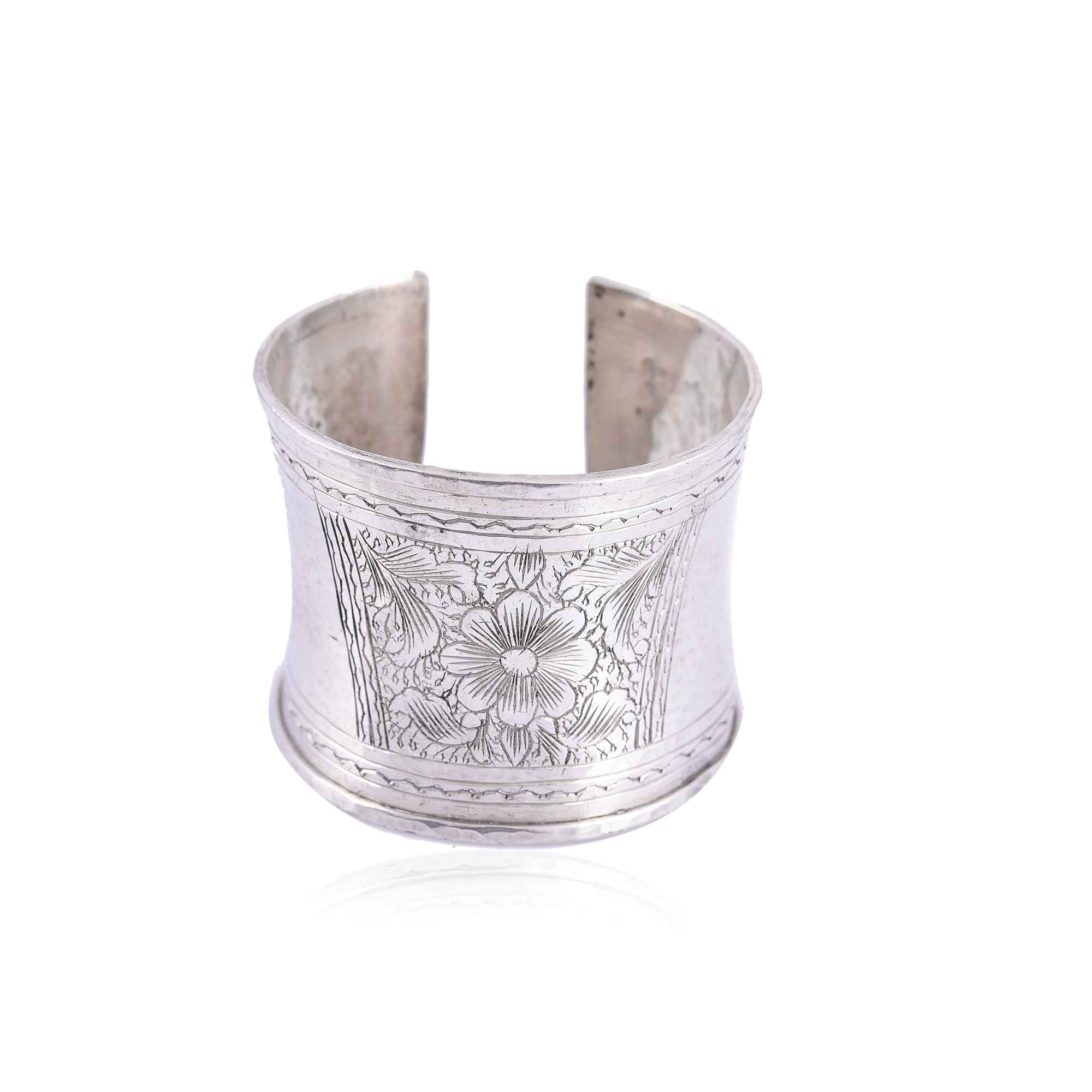 Flower engraved Cuff bangle :SKU7511