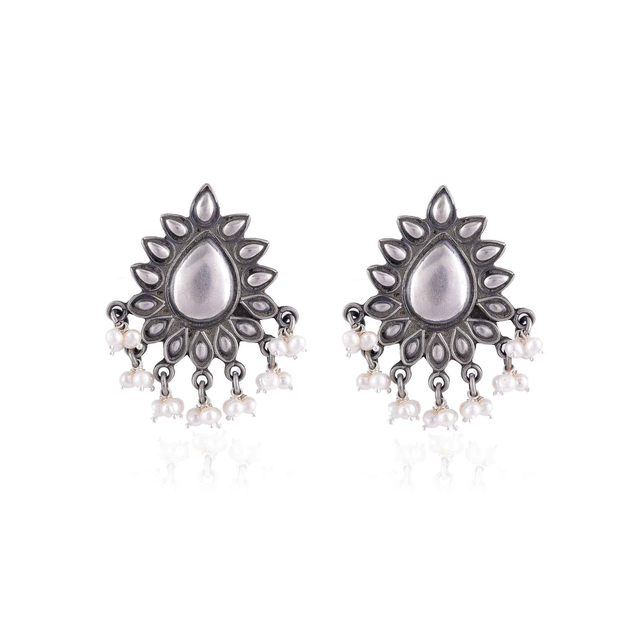 Pear stud silver earring :SKU7526
