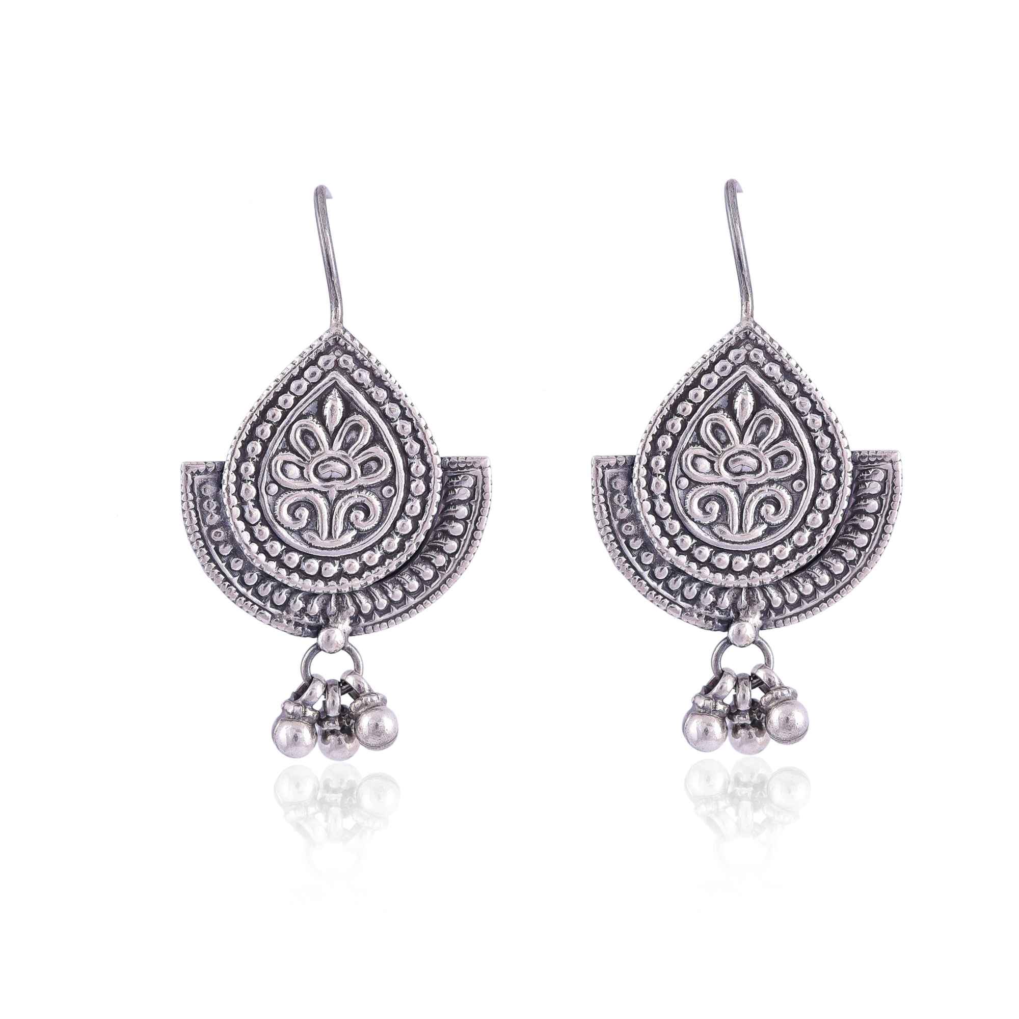 Plain silver earring :SKU6009