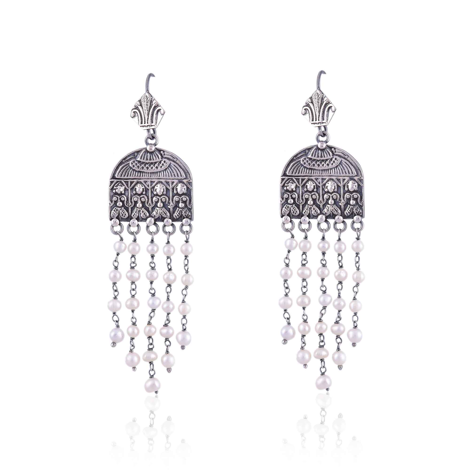 Patri pearl hanging earring :SKU6007