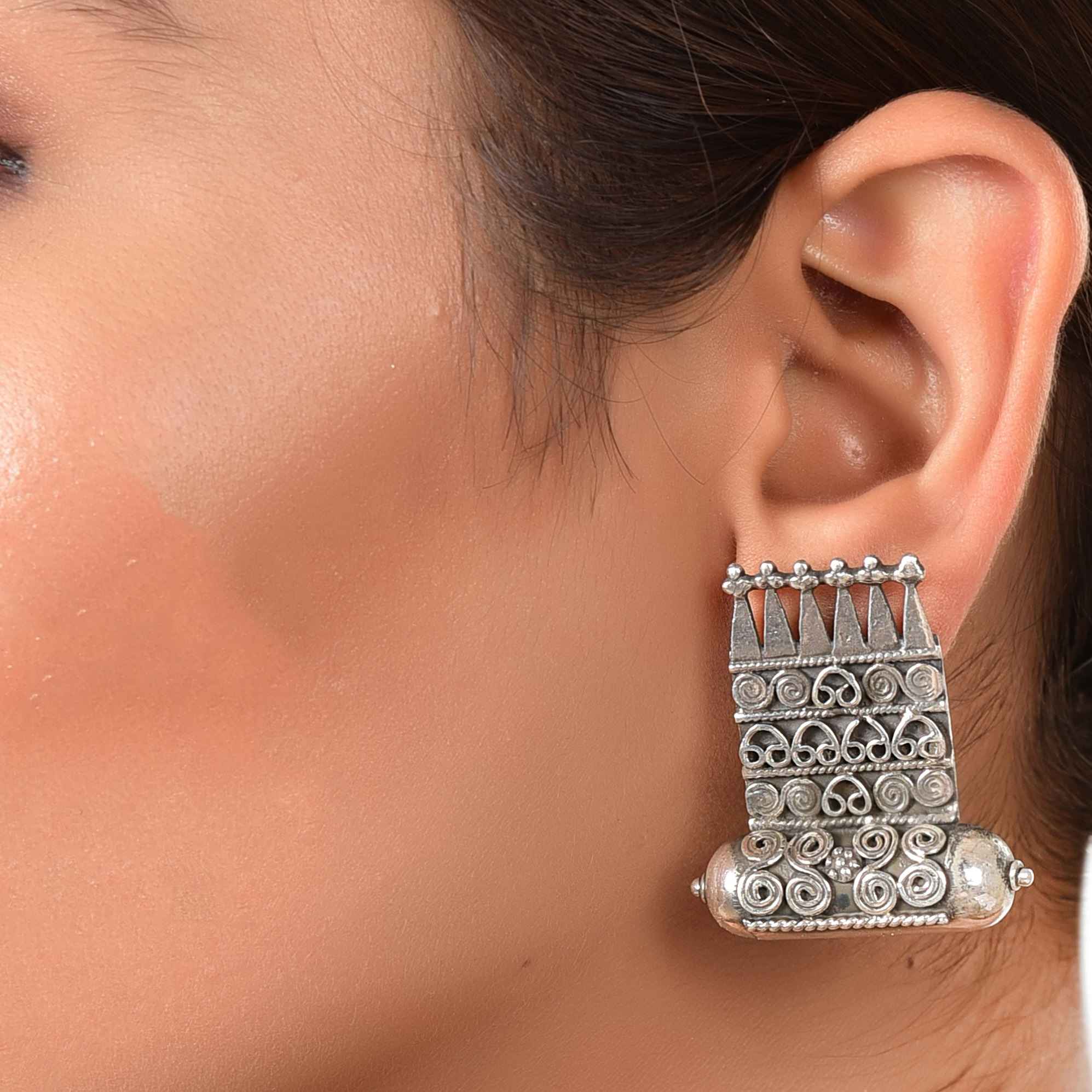Plain silver earring