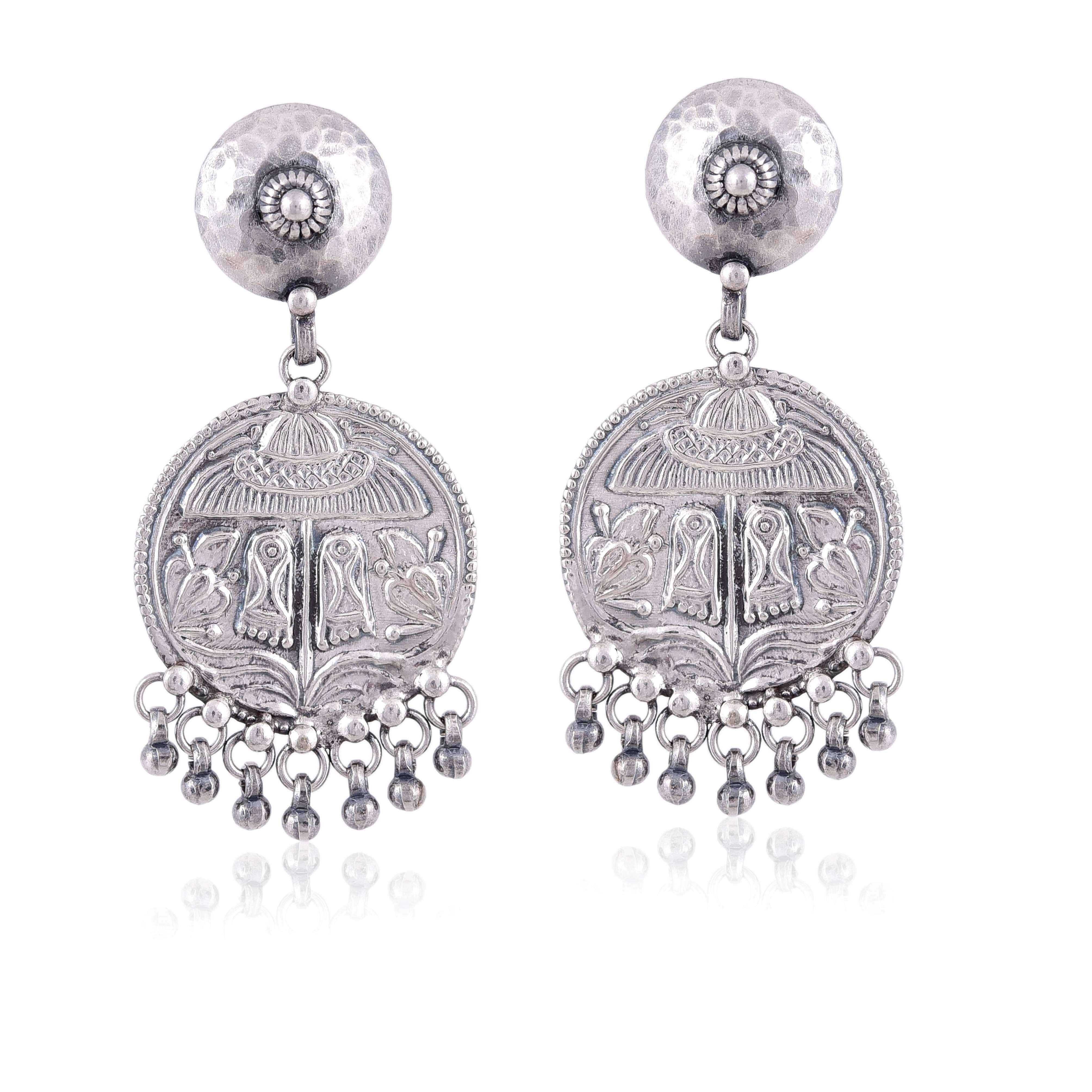 Sterling silver round patri hanging earring