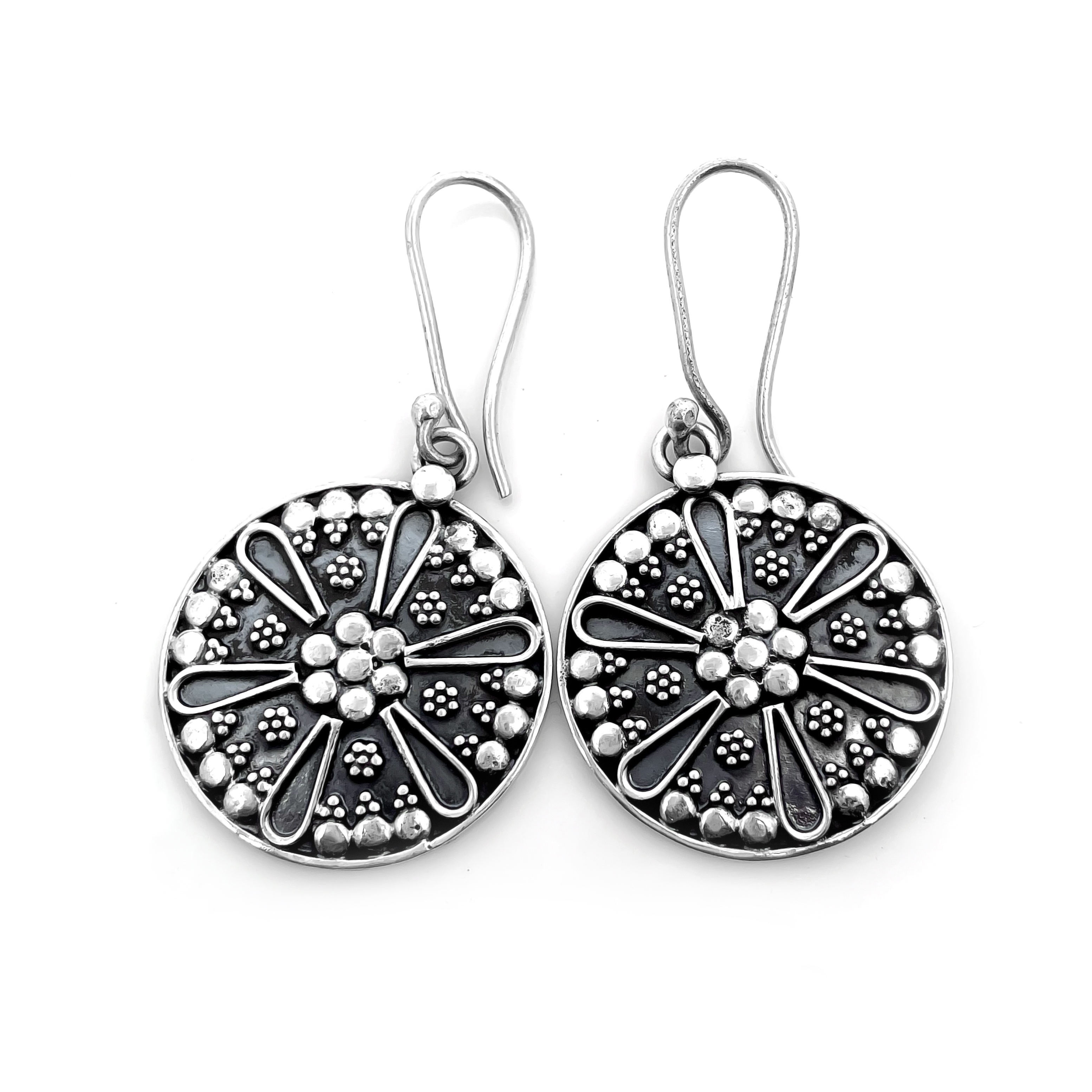 92.5 Sterling Silver Oxidized Flower Pattern Earrings